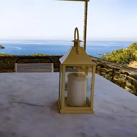 Levander Stone House *