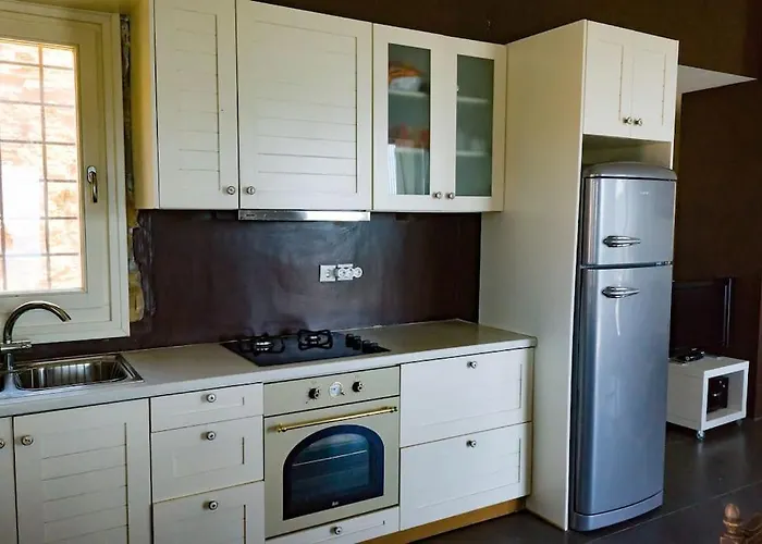 Levander Stone House Casa de Férias *