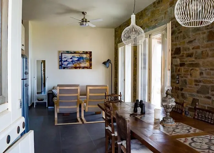 Levander Stone House Casa de Férias Gavrio